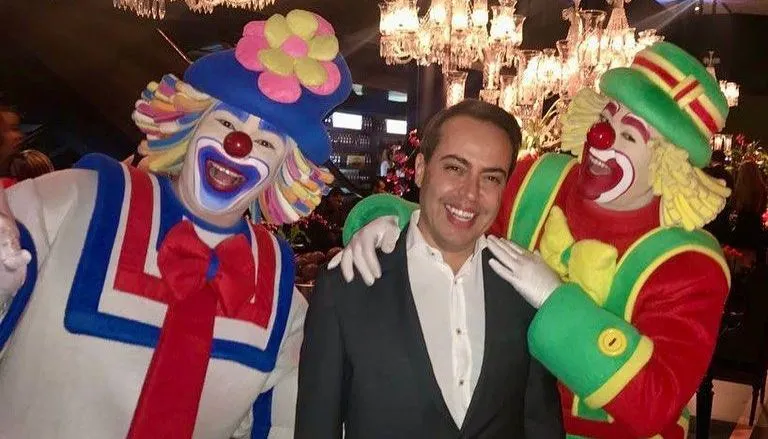 Rinaldi Faria: O Empres&aacute;rio por Tr&aacute;s do Sorriso e a Pol&ecirc;mica Sa&iacute;da da TV